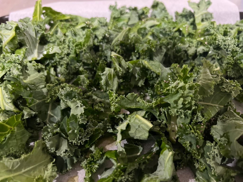 Delicious Kale Chips with Chia Seeds: Simple Homemade Recipe