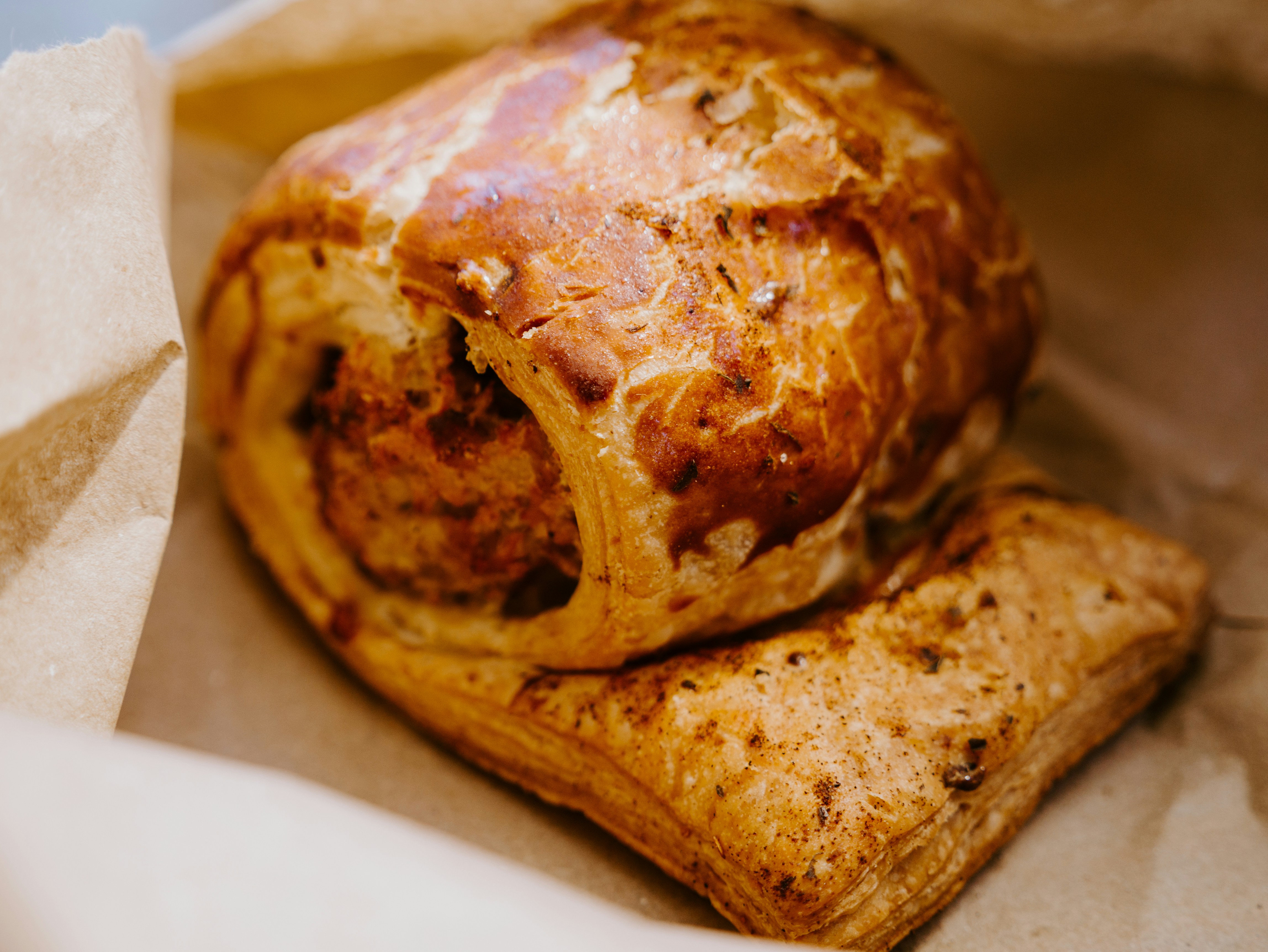 Hearty Sausage Roll with Beef and Capsicum Filling